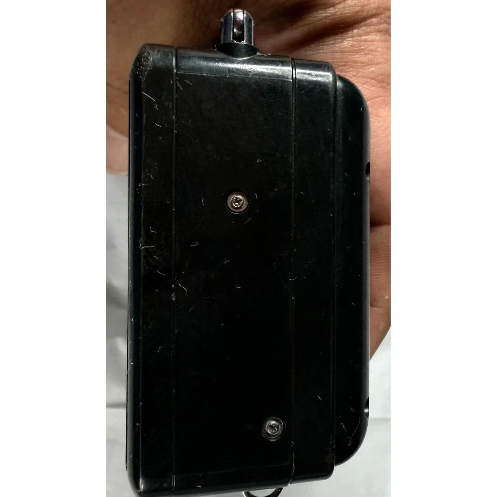 Sony Watchman FD-230 Portable B&W TV Handheld Television 1990 Vintage Black